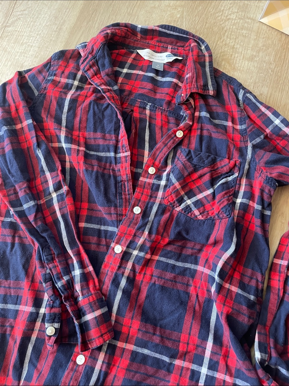 Old Navy Red and Navy Plaid Button-Down Flannel Shirt 100% cotton